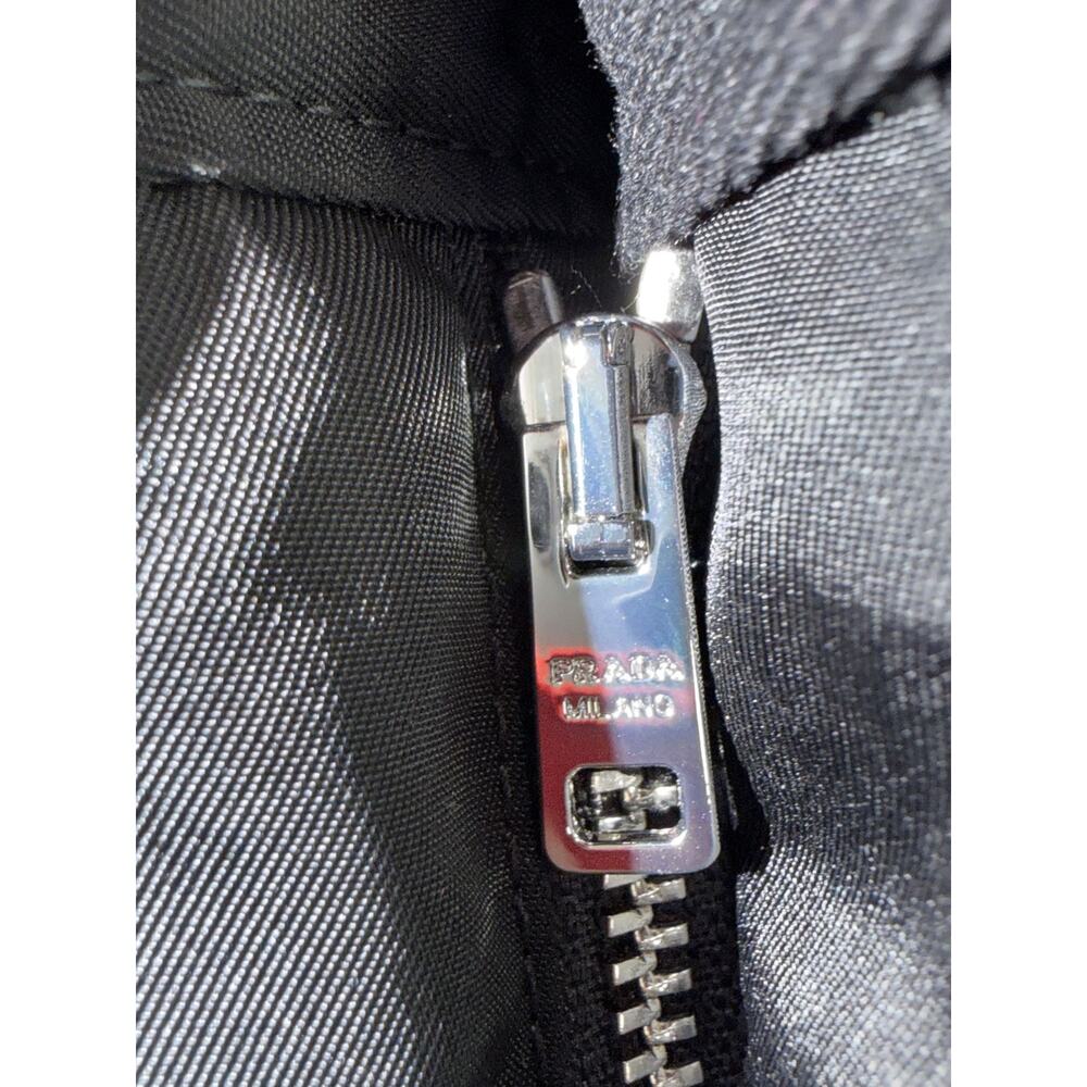 Prada Re-Nylon Black Pants - Picture 4 of 16